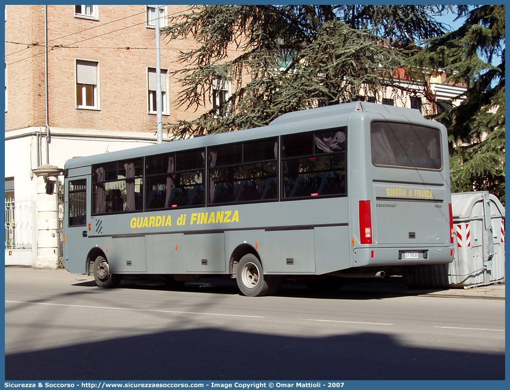 GdiF 760AX
Guardia di Finanza
Iveco Cacciamali 100e21
Parole chiave: GdiF;G.D.F.;GDF;Guardia;di;Finanza;Iveco;Cacciamali;100e21