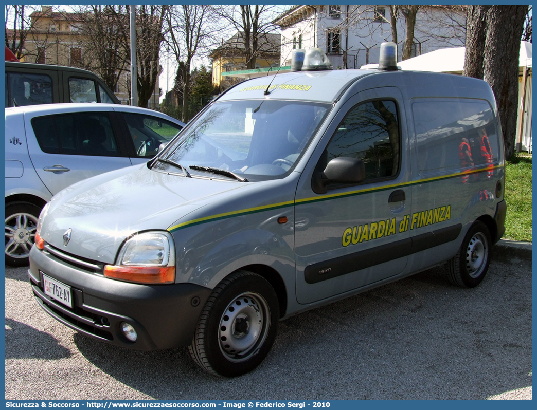 GdiF 762AY
Guardia di Finanza
Servizio Cinofili
Renault Kangoo I serie

Parole chiave: GdiF;G.D.F.;GDF;Guardia di Finanza;Servizio Cinofili;Renault;Kangoo I serie;762AY