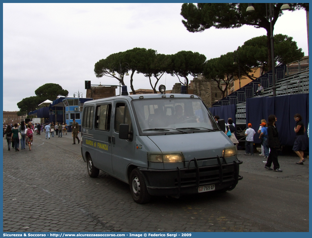 GdiF 769AP
Guardia di Finanza
Fiat Ducato II serie
A.T.P.I.
Allestitore Elevox S.r.l.
Parole chiave: GdiF;G.D.F.;GDF;Guardia di Finanza;Fiat;Ducato II serie;Blindato;Elevox;A.T.P.I.;Anti Terrorismo Pronto Impiego;769AP