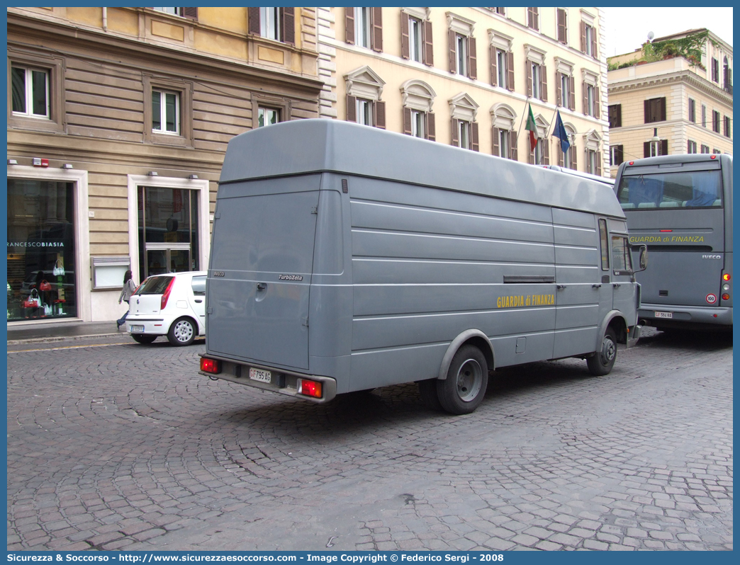 GdiF 795AG
Guardia di Finanza
Iveco 60-11 TurboZeta
Parole chiave: GdiF;G.D.F.;GDF;Guardia di Finanza;Iveco;60-11;TurboZeta;795AG