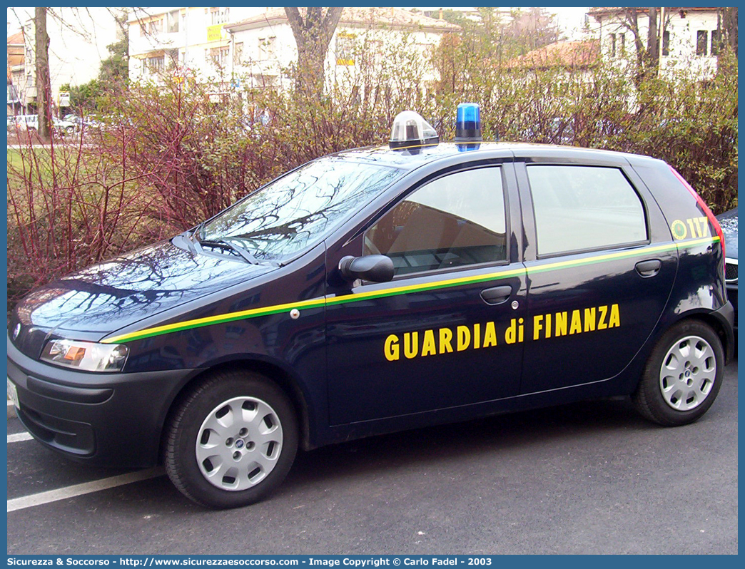 GdiF 850AV
Guardia di Finanza
Fiat Punto II serie
Parole chiave: GdiF;G.D.F.;GDF;Guardia di Finanza;Fiat;Punto II serie;850AV