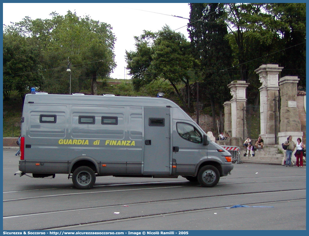 GdiF 890AW
Guardia di Finanza
Iveco Daily 65C15 III serie Blindato
A.T.P.I.
Allestitore Repetti S.r.l.
Parole chiave: GdiF;G.D.F.;GDF;Guardia;di;Finanza;Iveco;Daily;65C15;Blindato;Repetti;A.T.P.I.;ATPI;Anti;Terrorismo;Pronto;Impiego