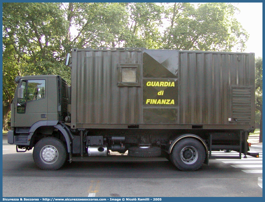 GdiF 897AD
Guardia di Finanza
Iveco EuroTrakker 4x4
Parole chiave: GdiF;G.D.F.;GDF;Guardia di Finanza;Iveco;EuroTrakker 4x4;897AD