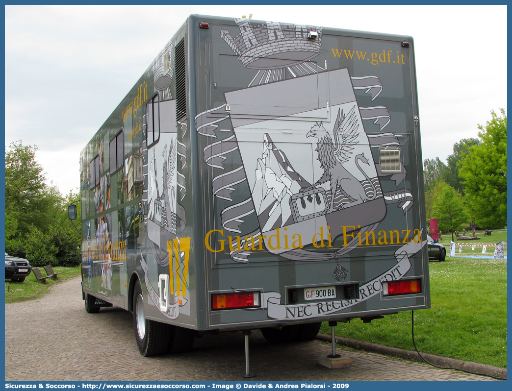 GdiF 900BA
Guardia di Finanza
Iveco EuroCargo 100E18 II serie
Parole chiave: GdiF;G.D.F.;GDF;Guardia di Finanza;Iveco;EuroCargo;100E18