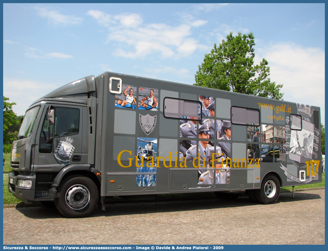 GdiF 900BA
Guardia di Finanza
Iveco EuroCargo 100E18 II serie
Parole chiave: GdiF;G.D.F.;GDF;Guardia di Finanza;Iveco;EuroCargo;100E18