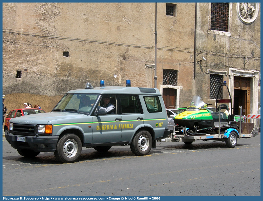 GdiF 983AV
Guardia di Finanza
Land Rover Discovery II serie
Parole chiave: GdiF;G.D.F.;GDF;Guardia di Finanza;Land Rover;Discovery II serie;983AV