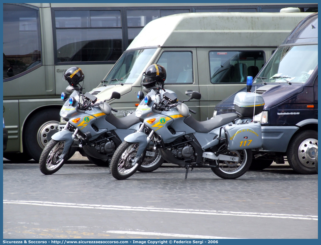 -
Guardia di Finanza
Aprilia Pegaso
Parole chiave: GdiF;G.D.F.;GDF;Guardia;di;Finanza;Aprilia;Pegaso