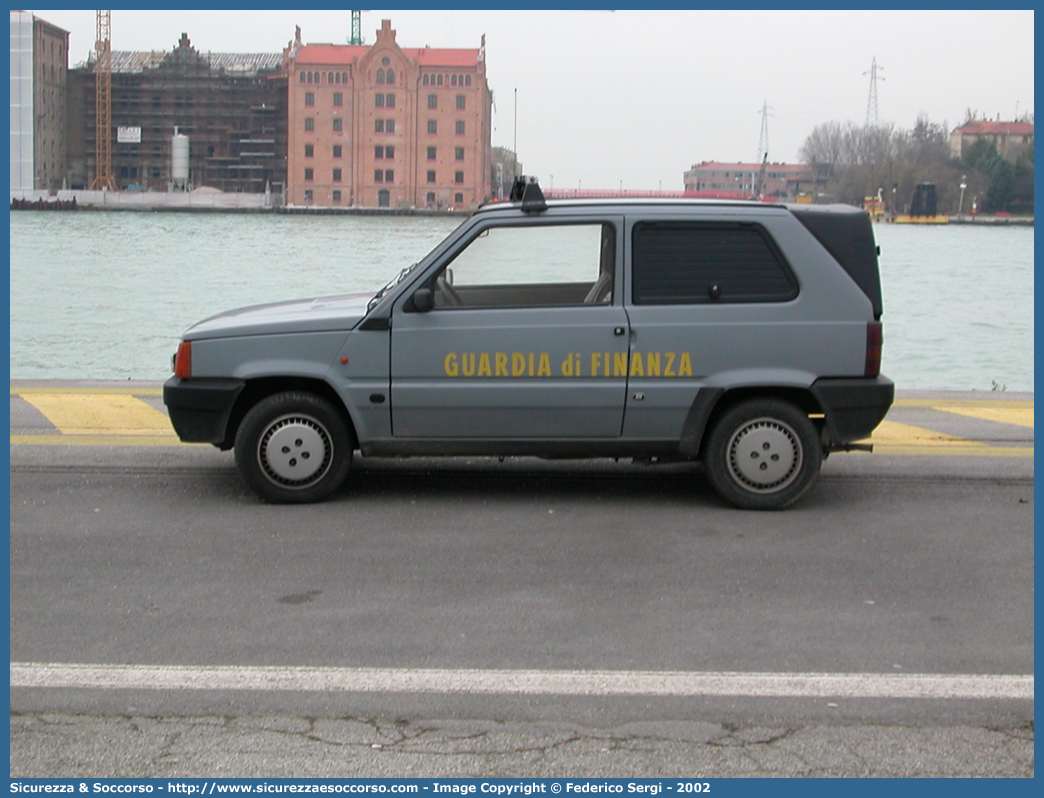 -
Guardia di Finanza
Fiat Panda Van II serie
Parole chiave: GdiF;G.D.F.;GDF;Guardia di Finanza;Fiat;Panda Van II serie