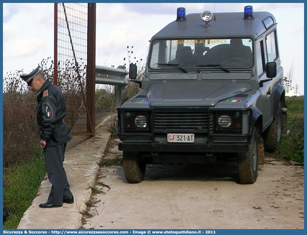 GdiF 321AT
Guardia di Finanza
Land Rover Defender 90
Parole chiave: GdiF;G.D.F.;GDF;Guardia;di;Finanza;Land;Rover;Defender;90;321AT