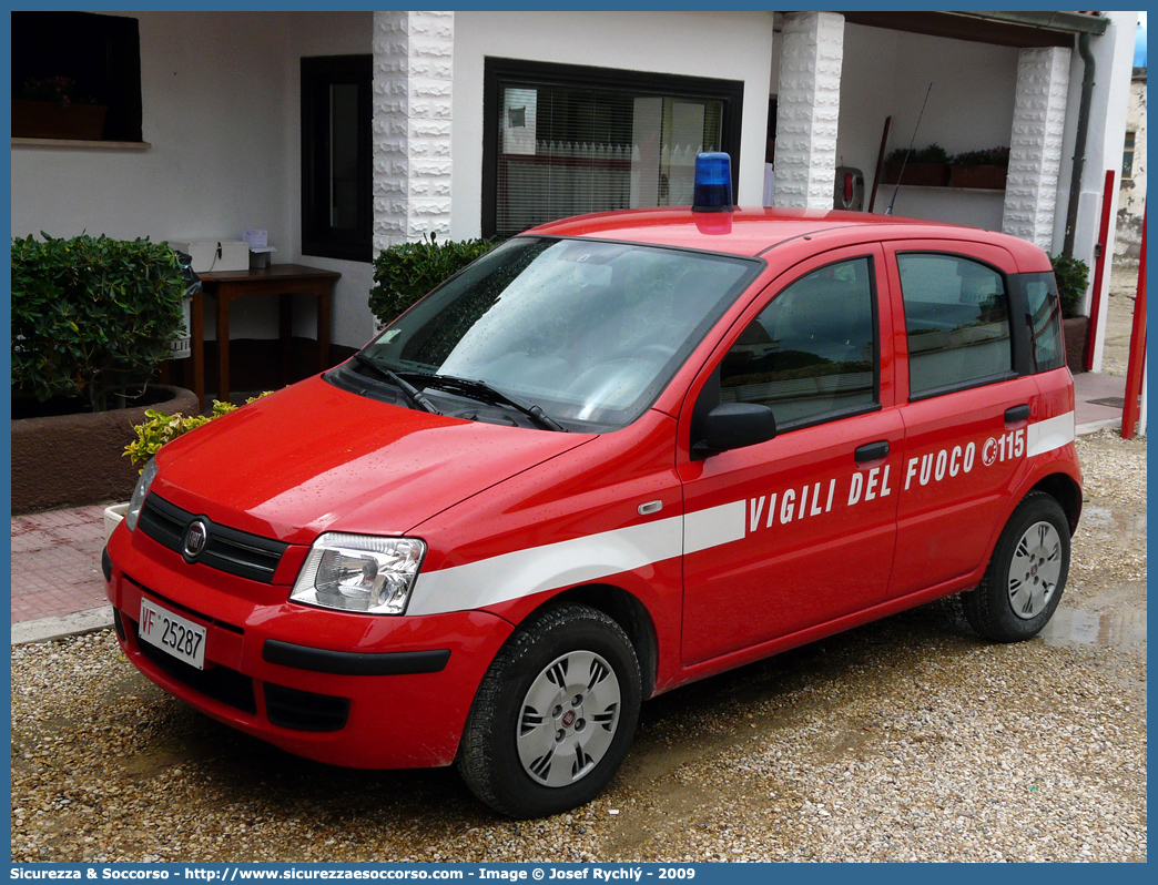 VF 25287
Corpo Nazionale Vigili del Fuoco
Fiat Nuova Panda I serie
Parole chiave: VVF;V.V.F.;Corpo;Nazionale;Vigili;del;Fuoco;Fiat;Nuova;Panda