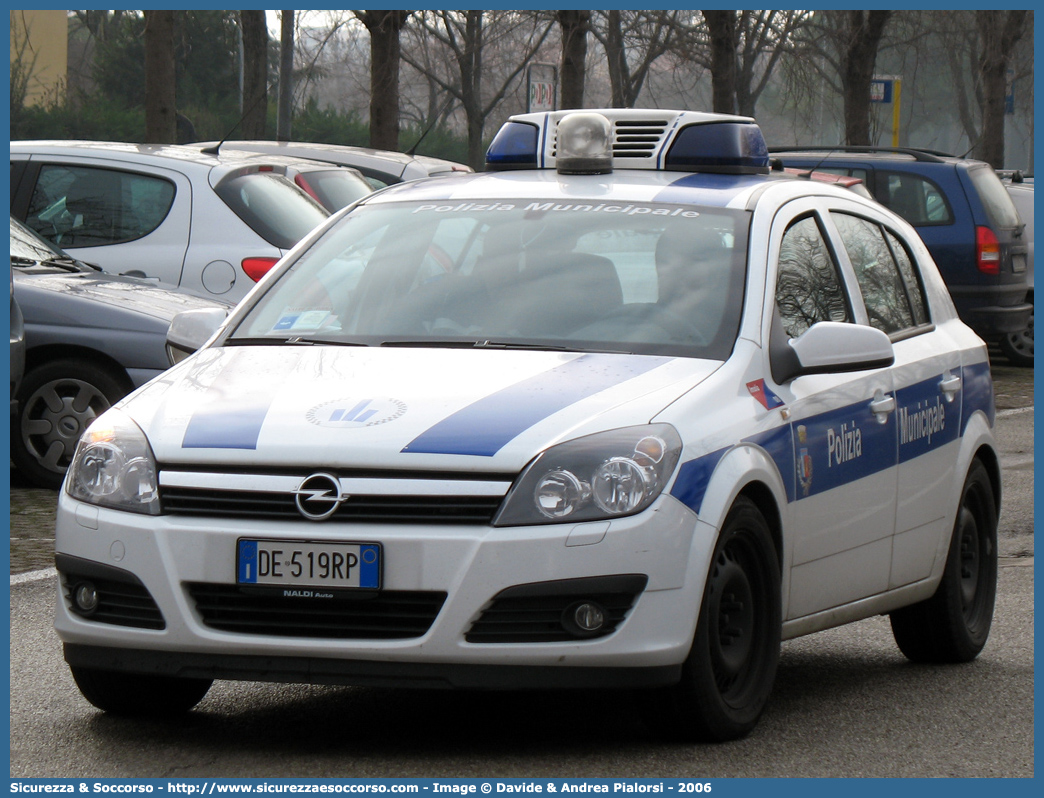 -
Polizia Municipale
Comune di Imola
Opel Astra III serie
Allestitore Focaccia Group S.r.l.
Parole chiave: Polizia;Locale;Municipale;Imola;Opel;Astra;Focaccia