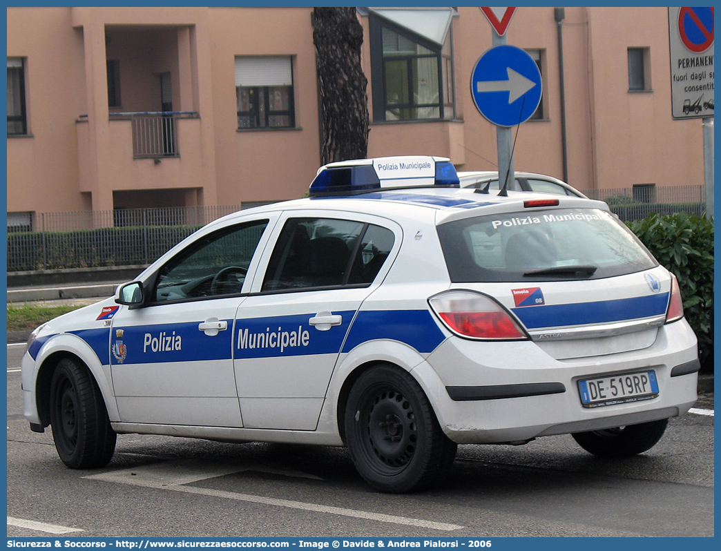 -
Polizia Municipale
Comune di Imola
Opel Astra III serie
Allestitore Focaccia Group S.r.l.
Parole chiave: Polizia;Locale;Municipale;Imola;Opel;Astra;Focaccia