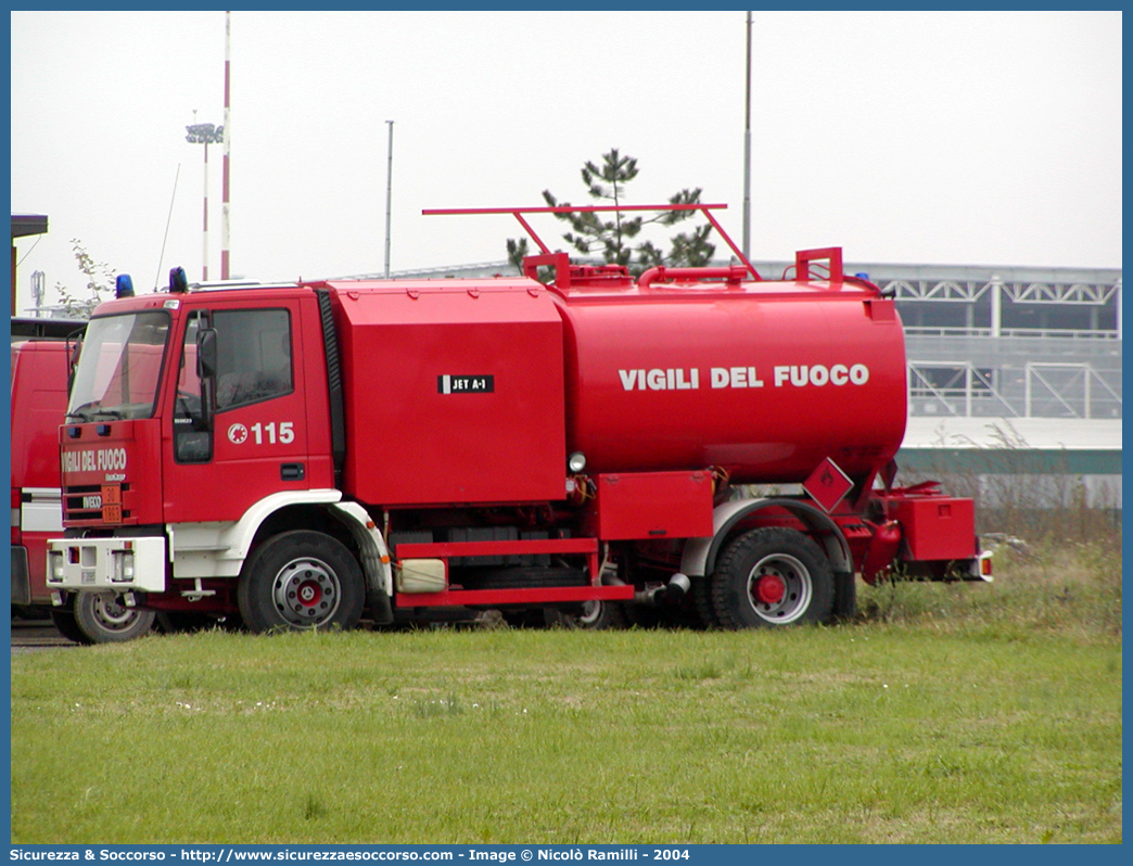 VF 20983
Corpo Nazionale Vigili del Fuoco
Nucleo Elicotteri
Iveco 150E23 EuroCargo I serie
Aviorifornitore
Parole chiave: VF;V.F.;VVF;V.V.F.;Corpo;Nazionale;Vigili del Fuoco;Vigili;Fuoco;Elicotteri;Iveco;150E23;EuroCargo;I serie;Aviorifornitore;20983