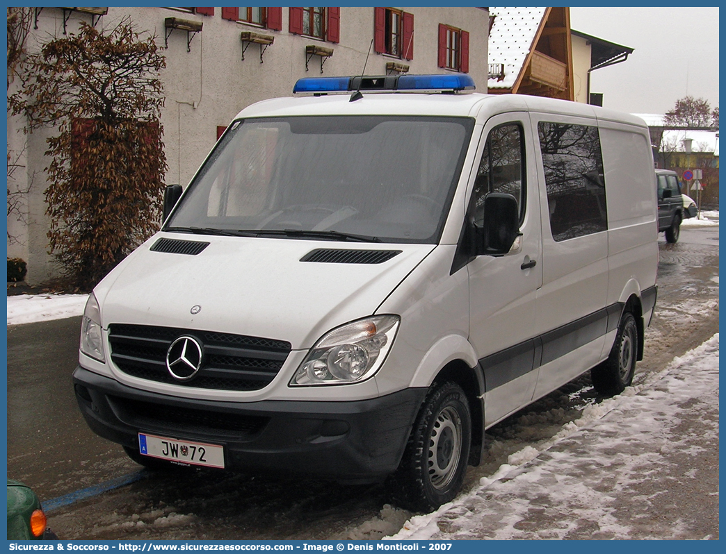 JW 72
Republik Österreich
Justizwache
Mercedes Benz Sprinter II generation
Parole chiave: Republik;Österreich;Justizwache;Mercedes Benz;Sprinter;Justiz