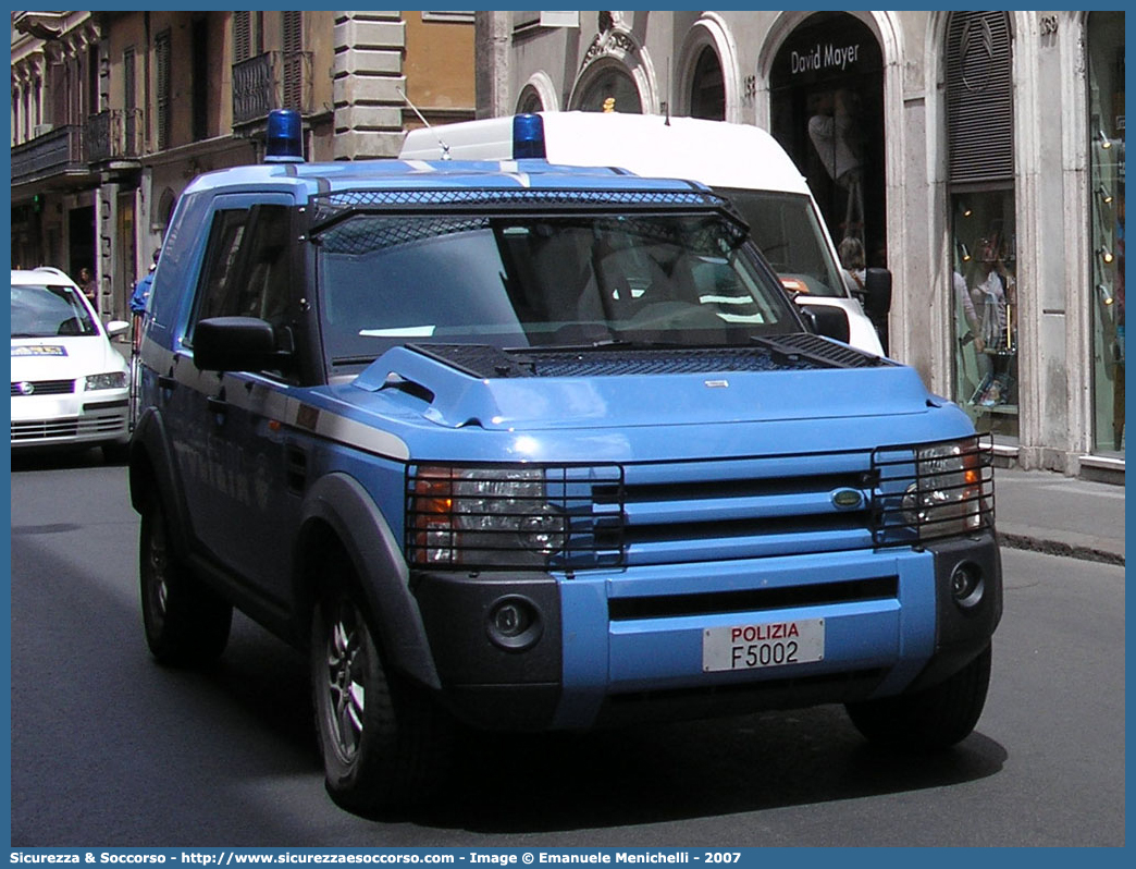 Polizia F5002
Polizia di Stato
Reparto Mobile
Land Rover Discovery 3
Allestitore Carrozzeria Marazzi S.p.A.
Parole chiave: F5002;PS;P.S.;Polizia di Stato;Reparto;Mobile;Ordine;Pubblico;Land Rover;Discovery;3