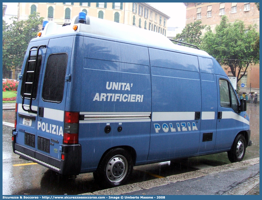 Polizia D2798
Polizia di Stato
Artificieri Antisabotaggio
Fiat Ducato II serie
Parole chiave: D2798;PS;P.S.;Polizia;Stato;Polizia di Stato;Artificieri;Antisabotaggio;Fiat;Ducato