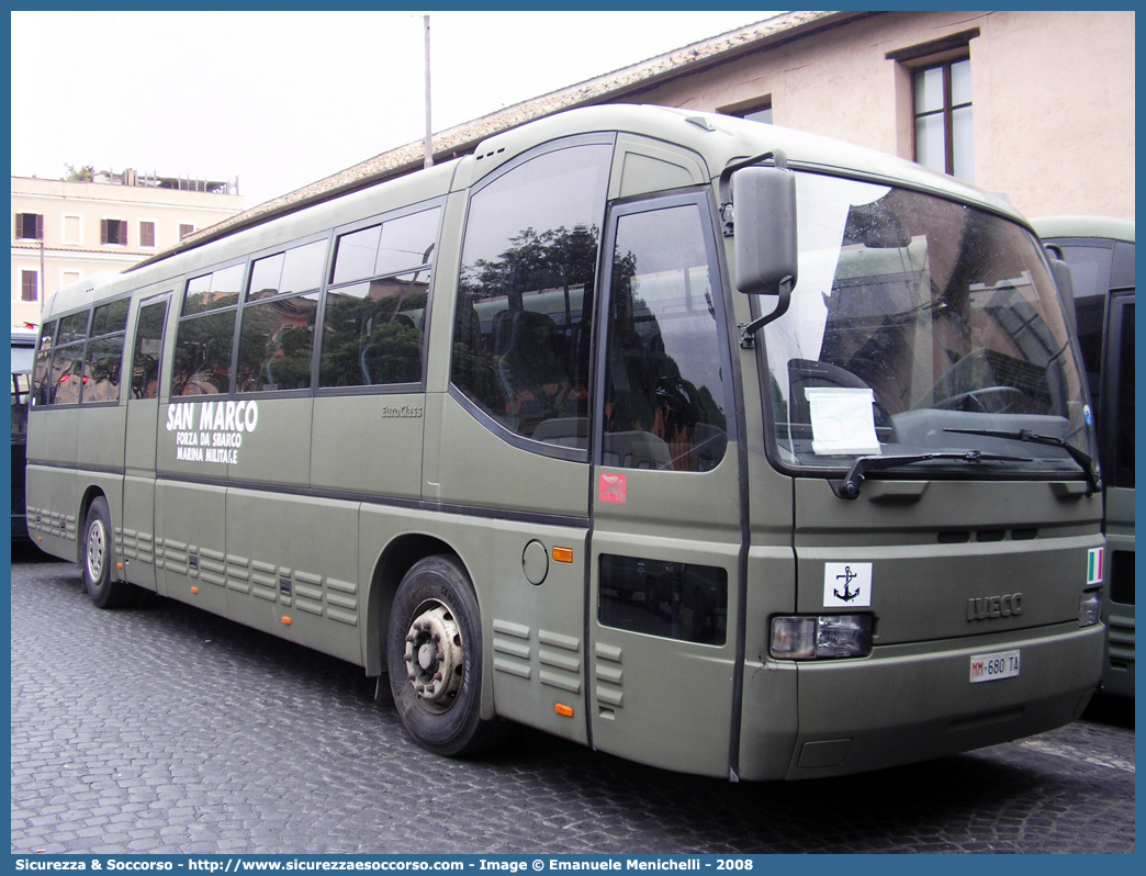 MM 680TA
Marina Militare Italiana
Reggimento San Marco
Iveco Orlandi EuroClass
Parole chiave: MM;M.M.;Marina Militare;Reggimento;San Marco;Iveco;Orlandi;EuroClass