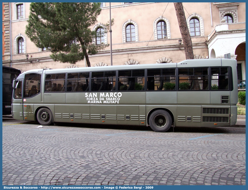 MM 680TA
Marina Militare Italiana
Reggimento San Marco
Iveco Orlandi EuroClass
Parole chiave: MM;M.M.;Marina Militare;Reggimento;San Marco;Iveco;Orlandi;EuroClass