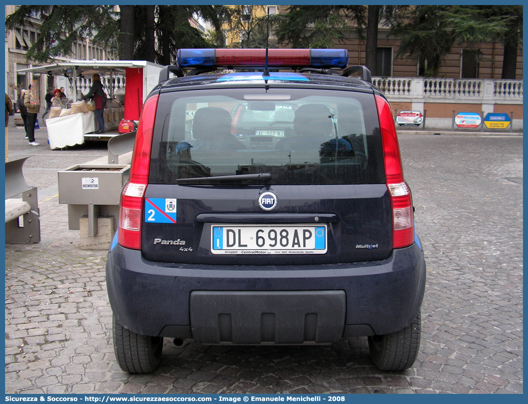 Polizia Locale YA048AC
Polizia Municipale
Comune di Montecastrilli
Fiat Nuova Panda 4x4
Parole chiave: Polizia;Locale;Municipale;Montecastrilli;Fiat;Nuova Panda;YA048AC