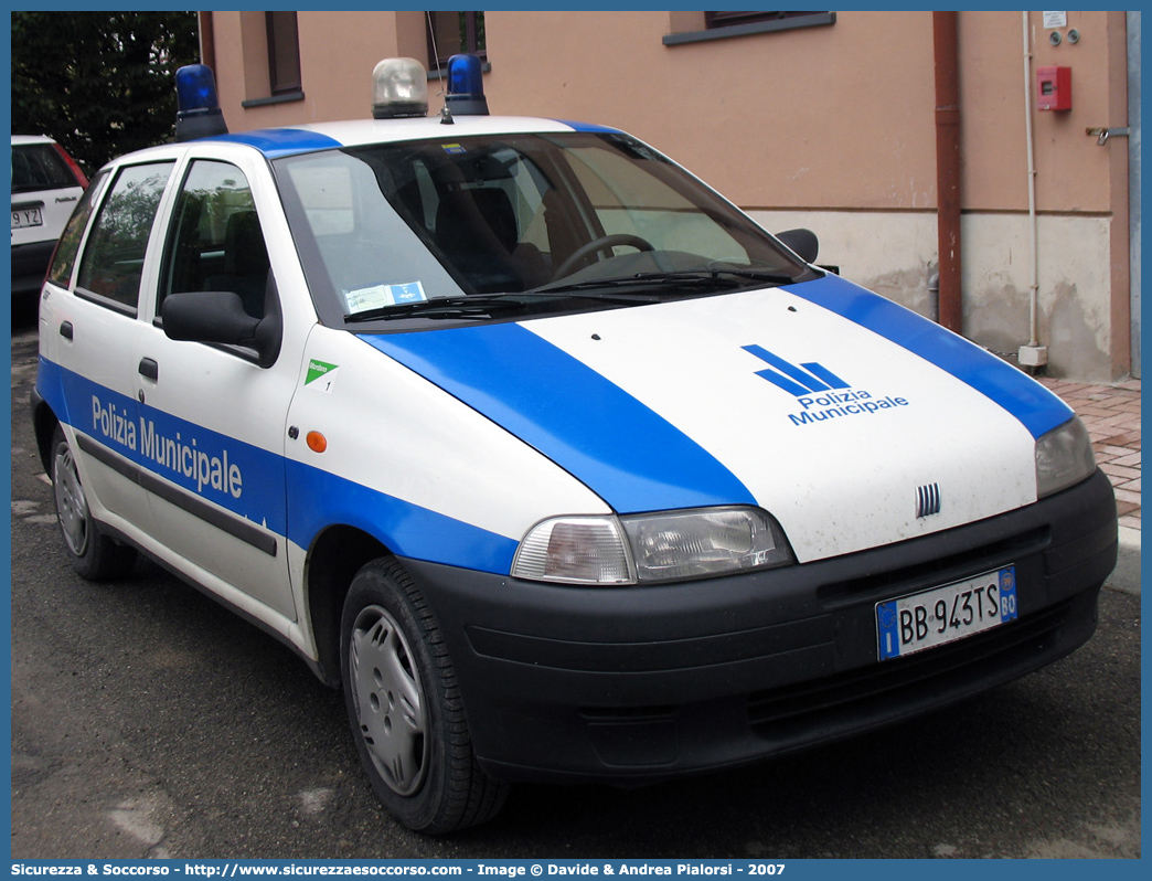 -
Polizia Municipale
Comune di Mordano
Fiat Punto I serie
Allestitore Focaccia Group S.r.l.
Parole chiave: Polizia;Municipale;Locale;Mordano;Fiat;Punto;Focaccia