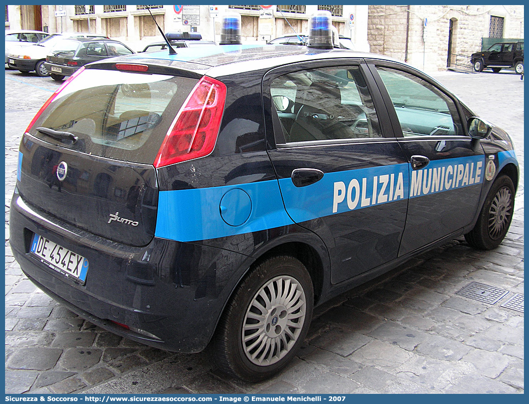 -
Polizia Municipale
Comune di Narni
Fiat Grande Punto
Parole chiave: Polizia;Locale;Municipale;Narni;Fiat;Grande Punto