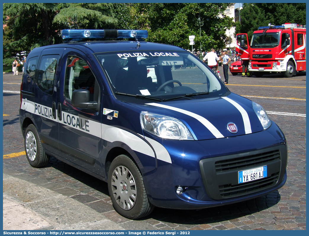 Polizia Locale YA681AJ
Polizia Locale
Comune di Verona
Fiat Qubo
Allestitore Focaccia Group S.r.l.
Parole chiave: PL;P.L.;PM;P.M.;Polizia;Locale;Municipale;Verona;Fiat;Qubo;Focaccia