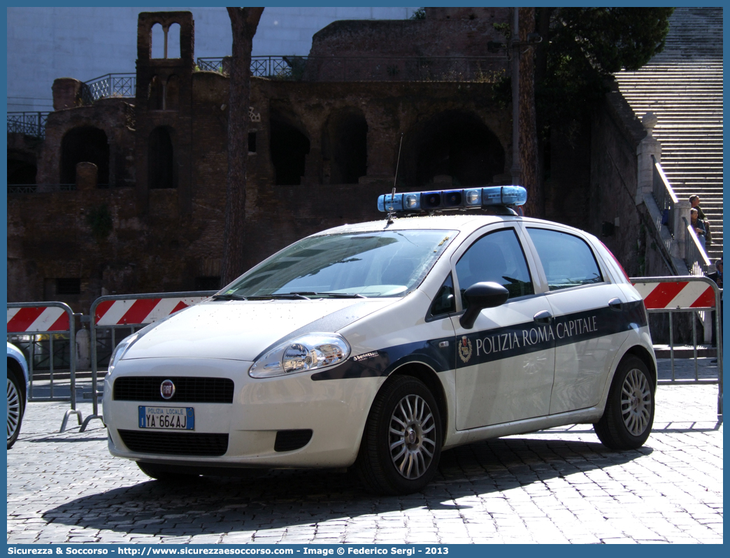 Polizia Locale YA664AJ
Polizia di Roma Capitale
Fiat Grande Punto
Allestitore Bertazzoni S.r.l.
Parole chiave: Polizia Municipale;Polizia Locale;Roma;Roma Capitale;Fiat;Grande Punto;Bertazzoni;YA664AJ;YA 664 AJ