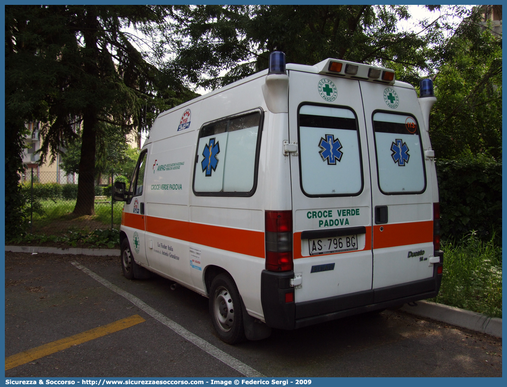 113
Pia Opera Croce Verde Padova
Fiat Ducato II serie
Allestitore MAF S.n.c.
Parole chiave: Pia;Opera;Croce;Verde;Padova;Ambulanza;Fiat;Ducato;MAF;M.A.F.