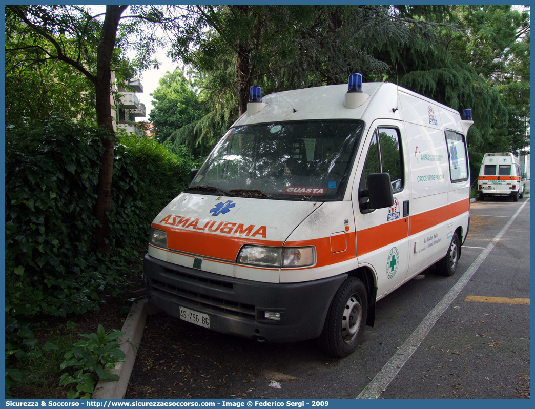 113
Pia Opera Croce Verde Padova
Fiat Ducato II serie
Allestitore MAF S.n.c.
Parole chiave: Pia;Opera;Croce;Verde;Padova;Ambulanza;Fiat;Ducato;MAF;M.A.F.