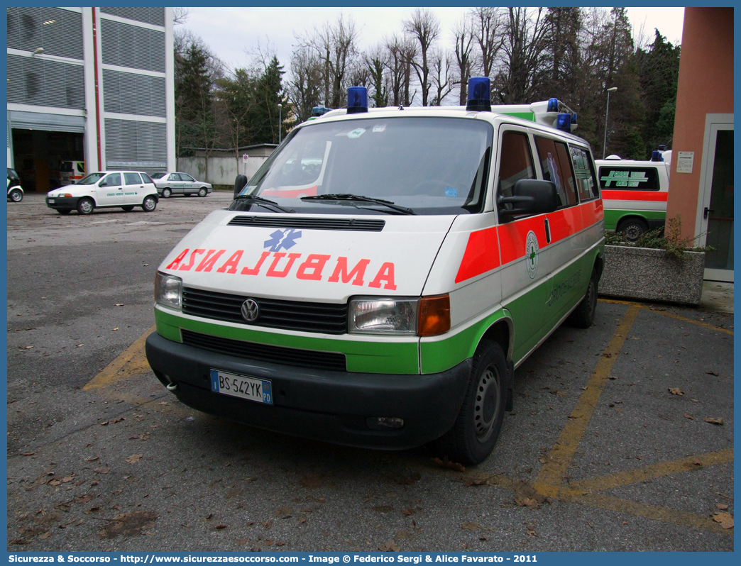 -
Croce Verde Servizi
Volkswagen Transporter T4
Allestitore MAF S.n.c.
Parole chiave: Croce Verde Servizi;Padova;Ambulanza;Volkswagen;Transporter T4;MAF