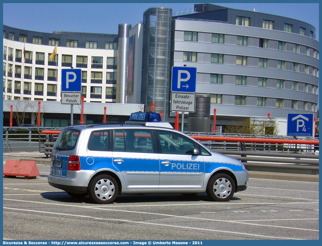 -
Bundesrepublik Deutschland
Landespolizei Hamburg
Volkswagen Touran I generation
Parole chiave: Repubblica;Federale;Germania;Bundesrepublik;Deutschland;Landespolizei;Polizei;Hamburg;Volkswagen;Touran