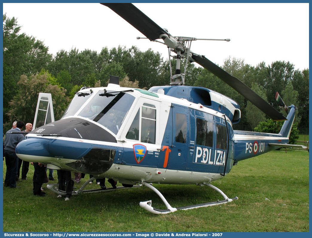 PS 101
Polizia di Stato
Reparto Volo
Agusta Bell AB212
Parole chiave: PS;P.S.;Polizia;di;Stato;Reparto;Volo;Agusta;Bell;AB212;AB 212