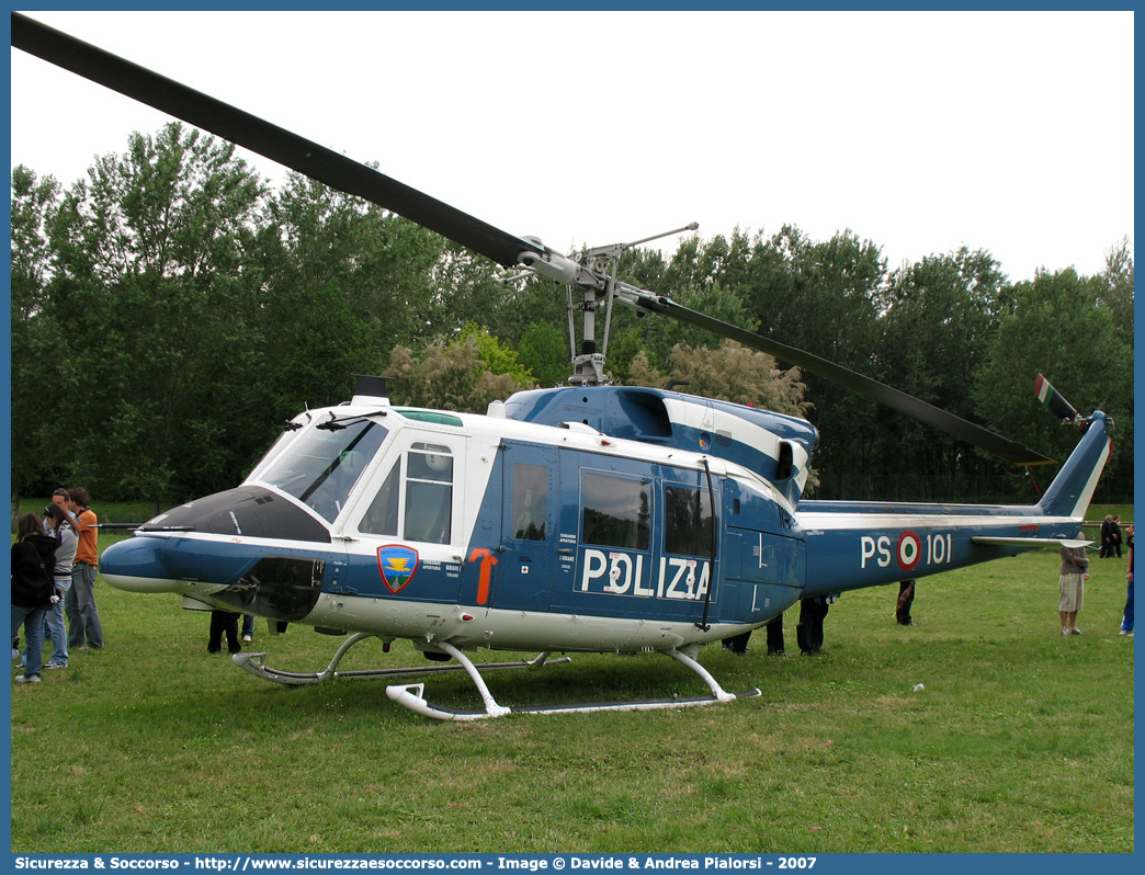 PS 101
Polizia di Stato
Reparto Volo
Agusta Bell AB212
Parole chiave: PS;P.S.;Polizia;di;Stato;Reparto;Volo;Agusta;Bell;AB212;AB 212