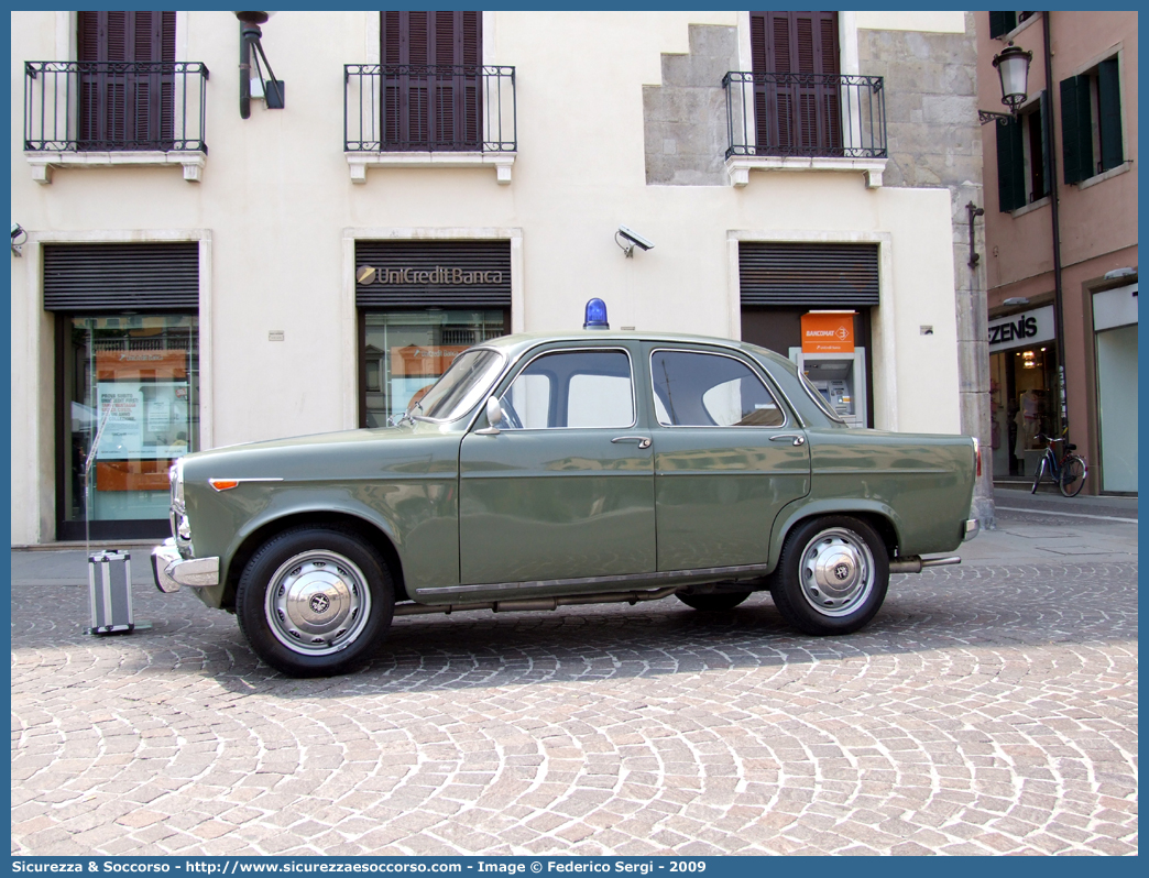 Polizia 18571
Polizia di Stato
Polizia Stradale
Alfa Romeo Giulietta 1300 ti
Parole chiave: Polizia di Stato;Polizia;PS;Polizia Stradale;Alfa Romeo;Giulietta 1300 ti;18571