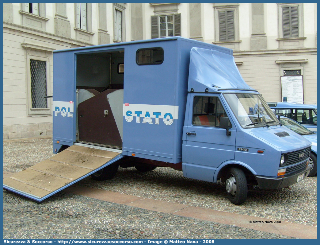 Polizia 78292
Polizia di Stato
Polizia a Cavallo
Iveco Daily 35-10 I serie
Parole chiave: Polizia di Stato;Polizia;PS;Polizia a Cavallo;Iveco;Daily 35-10 I serie;78292