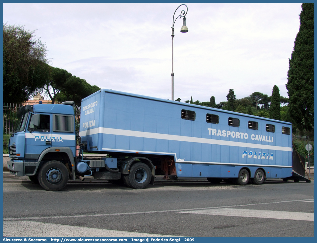 Polizia 78501
Polizia di Stato
Polizia a Cavallo
Iveco 190-42 TurboStar
Parole chiave: PS;P.S.;Polizia;di;Stato;Cavallo;Iveco;190-42;190;42;190.42;TurboStar;Carrozzeria;Alessi