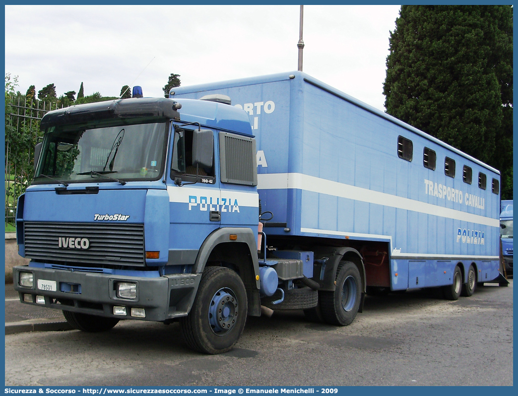 Polizia 78501
Polizia di Stato
Polizia a Cavallo
Iveco 190-42 TurboStar
Parole chiave: PS;P.S.;Polizia;di;Stato;Cavallo;Iveco;190-42;190;42;190.42;TurboStar;Carrozzeria;Alessi