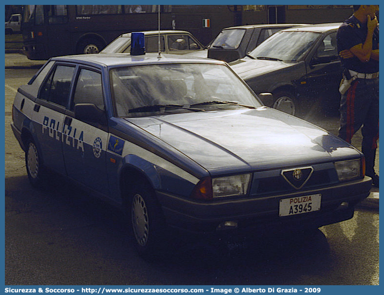 Polizia A3945
Polizia di Stato
Polizia Stradale
Alfa Romeo 75 II serie
Parole chiave: Polizia di Stato;Polizia;PS;Polizia Stradale;Alfa Romeo;75 II serie;A3945