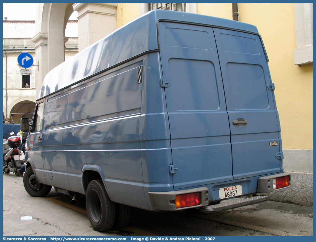 Polizia A6987
Polizia di Stato
Iveco Daily 35-8 II serie
Parole chiave: PS;P.S.;Polizia;Stato;Pubblica;Sicurezza;Polizia di Stato;Iveco;Daily;35-8;35;A6987