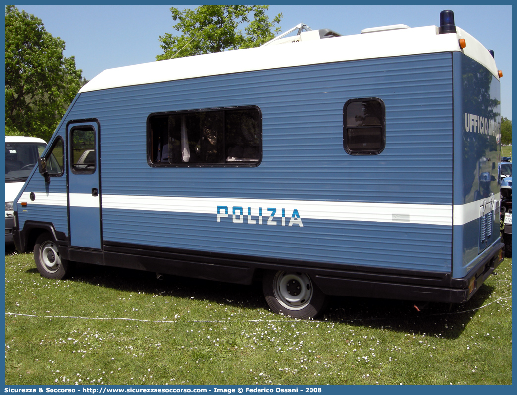 Polizia B1298
Polizia di Stato
Fiat Ducato I serie restyling CM22
Allestitore Orlandi S.r.l.

Parole chiave: Polizia di Stato;Polizia;PS;Fiat;Ducato I serie restyling CM22;Orlandi;B1298