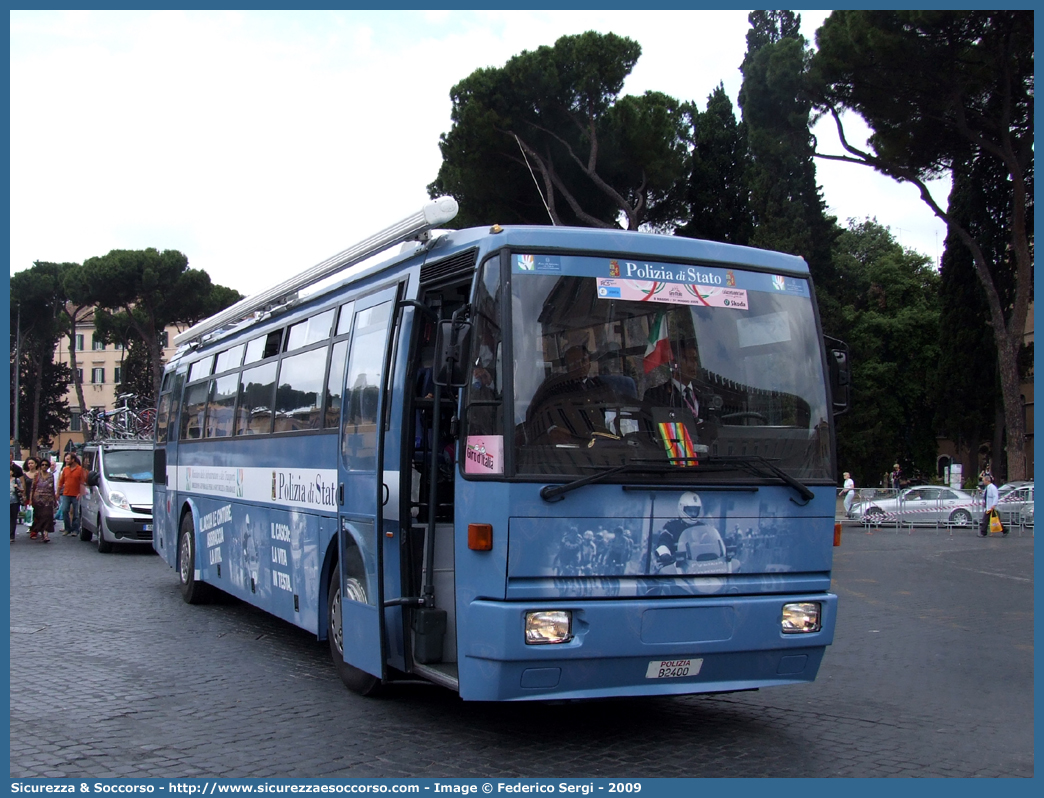 Polizia B2400
Polizia di Stato
Polizia Stradale
Iveco 370SE "Pullman Azzurro"
(I variante)
Parole chiave: Polizia;Stato;Polizia di Stato;Stradale;Iveco;370SE;Pullman Azzurro;B2400