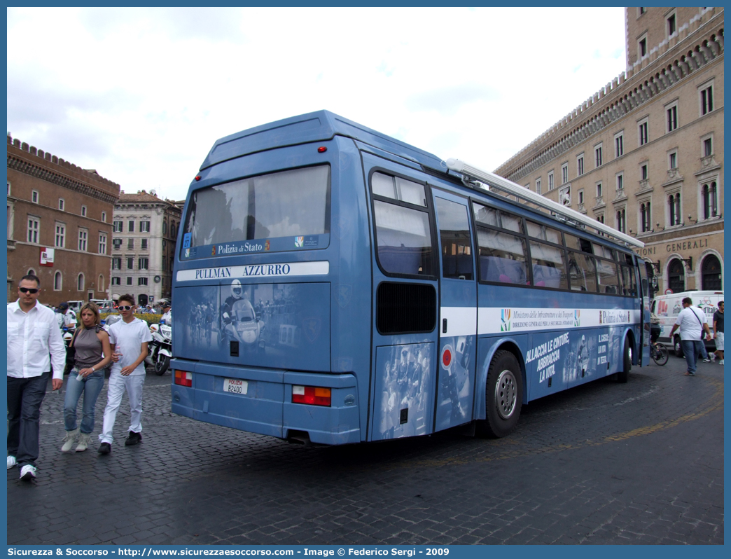 Polizia B2400
Polizia di Stato
Polizia Stradale
Iveco 370SE "Pullman Azzurro"
(I variante)
Parole chiave: Polizia;Stato;Polizia di Stato;Stradale;Iveco;370SE;Pullman Azzurro;B2400