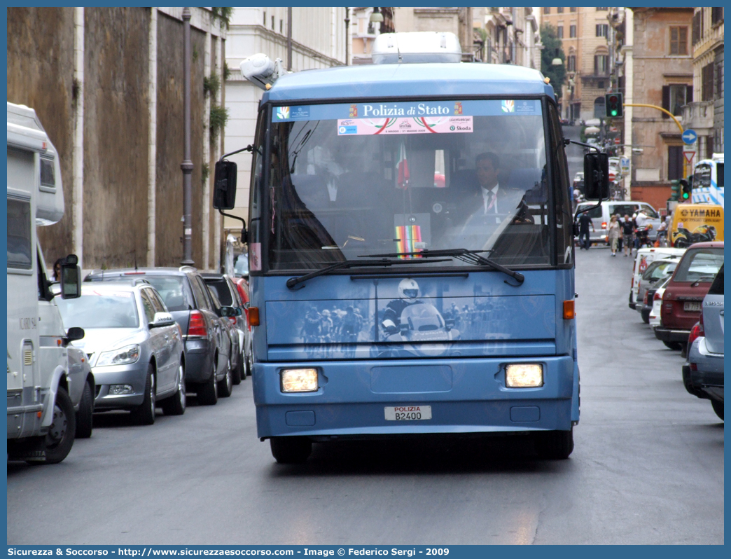 Polizia B2400
Polizia di Stato
Polizia Stradale
Iveco 370SE "Pullman Azzurro"
(I variante)
Parole chiave: Polizia;Stato;Polizia di Stato;Stradale;Iveco;370SE;Pullman Azzurro;B2400