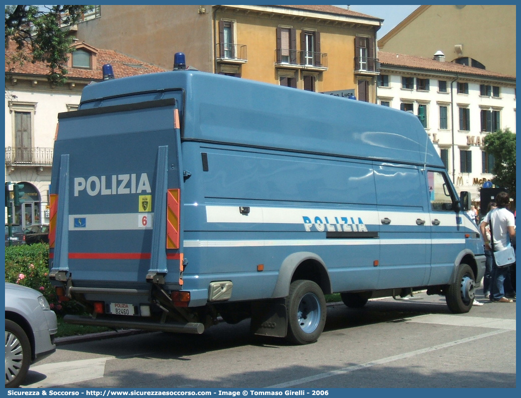 Polizia B2460
Polizia di Stato
Polizia Stradale
Iveco Daily 59-12 II serie
(variante)
Parole chiave: Polizia;Stato;Polizia di Stato;Stradale;Iveco;Daily;59-12;59 - 12