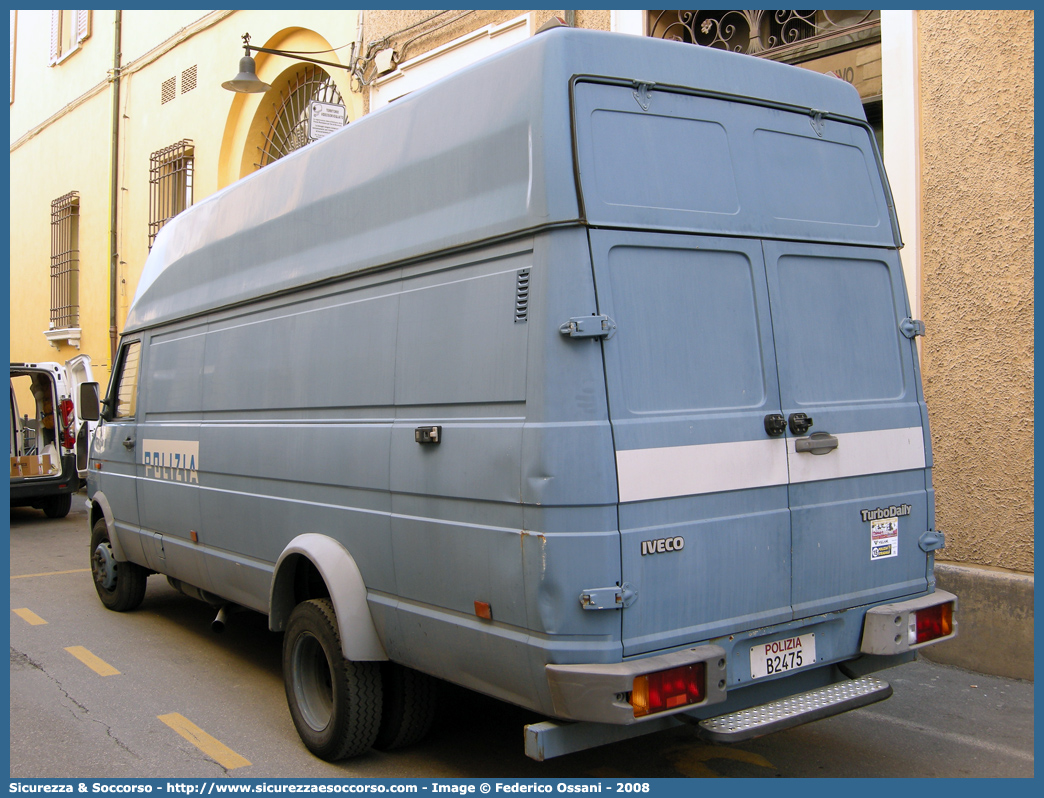 Polizia B2475
Polizia di Stato
Iveco Daily 59-12 II serie
Parole chiave: Polizia di Stato;Polizia;PS;Iveco;Daily 59-12 II serie;B2475