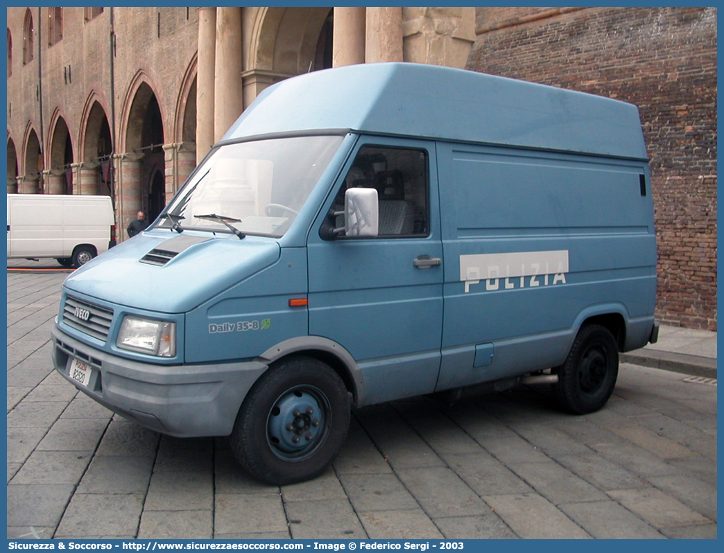 Polizia B2520
Polizia di Stato
Iveco Daily 35-8 II serie
Parole chiave: PS;P.S.;Polizia;Stato;Pubblica;Sicurezza;Polizia di Stato;Iveco;Daily;35-8;35;B2520