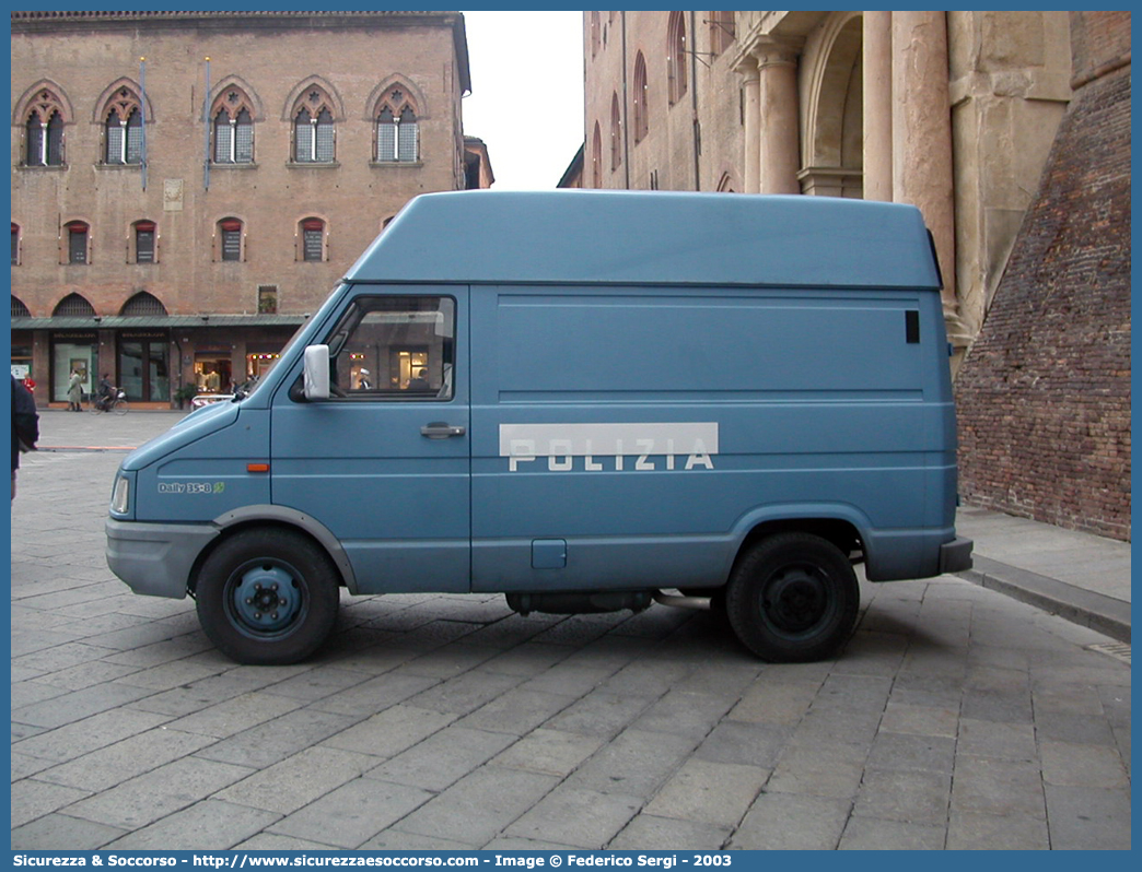 Polizia B2520
Polizia di Stato
Iveco Daily 35-8 II serie
Parole chiave: PS;P.S.;Polizia;Stato;Pubblica;Sicurezza;Polizia di Stato;Iveco;Daily;35-8;35;B2520