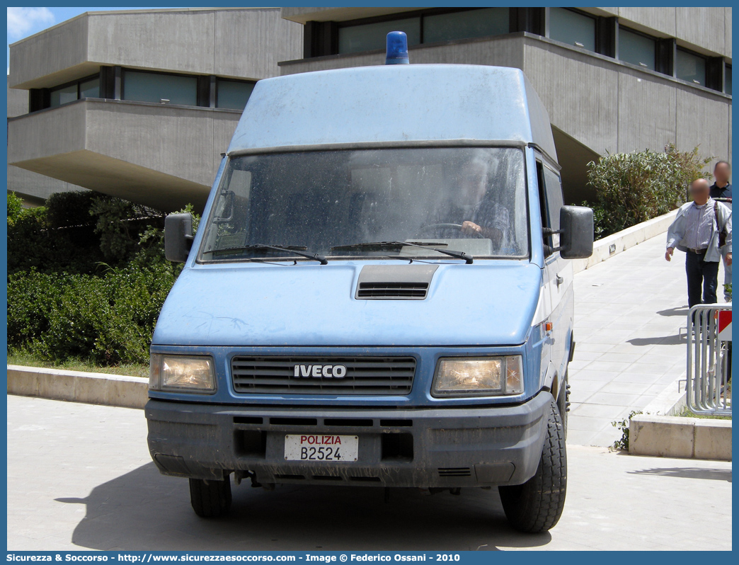 Polizia B2524
Polizia di Stato
Iveco Daily 35-8 II serie
Parole chiave: PS;P.S.;Polizia;Stato;Pubblica;Sicurezza;Polizia di Stato;Iveco;Daily;35-8;35;B2524