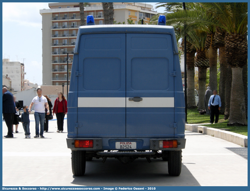 Polizia B2524
Polizia di Stato
Iveco Daily 35-8 II serie
Parole chiave: PS;P.S.;Polizia;Stato;Pubblica;Sicurezza;Polizia di Stato;Iveco;Daily;35-8;35;B2524