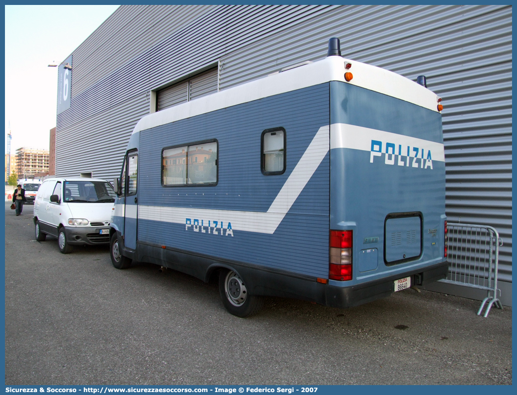 Polizia B6640
Polizia di Stato
Fiat Ducato II serie CM22N
Allestitore Orlandi S.r.l.

Parole chiave: PS;P.S.;Polizia;di;Stato;Pubblica;Sicurezza;Fiat;Ducato;CM22N;Orlandi;Stazione;Ufficio;Mobile